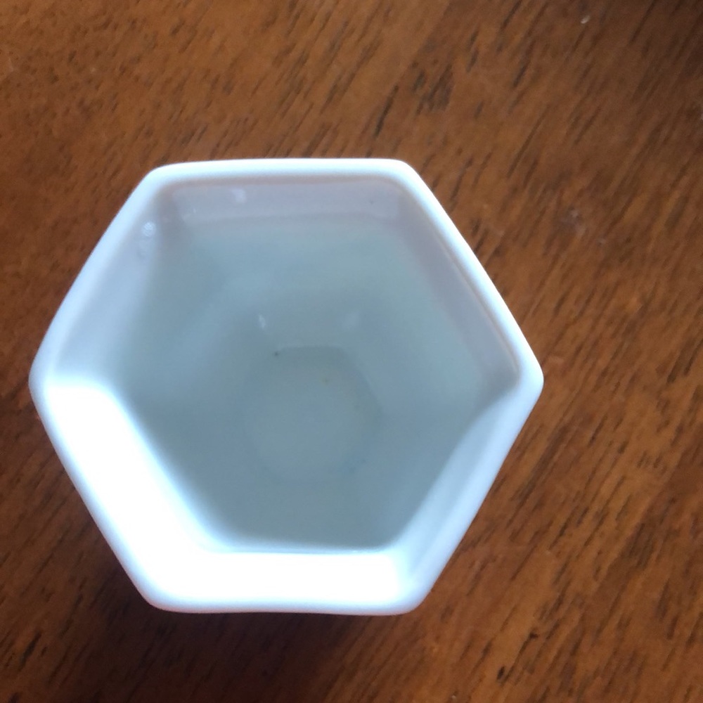 Chinese Porcelain Butterfly Bowl - Picture 2 of 6